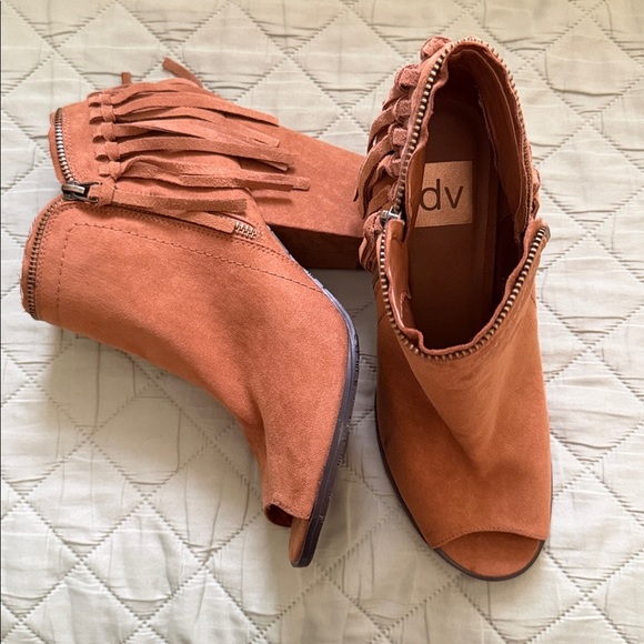DV Dolce Vita Tan Peep-Toe Fringed Ankle Booties Faux Suede concert Western - Picture 13 of 14